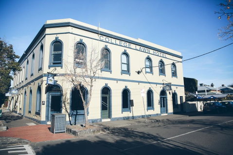 College Lawn Hotel - Northern Rivers Accommodation 0
