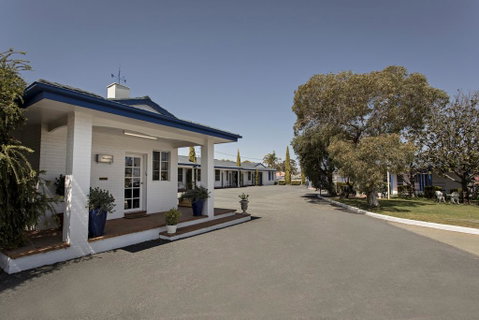 Colonial Motel & Apartments - Northern Rivers Accommodation 0