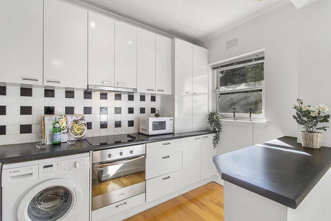 Comfy One-bedroom Unit Between City And Airport - Northern Rivers Accommodation 1