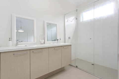 CORYMBIA - MOUNT MARTHA - Northern Rivers Accommodation 0