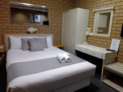 Country Home Motor Inn - Northern Rivers Accommodation 0