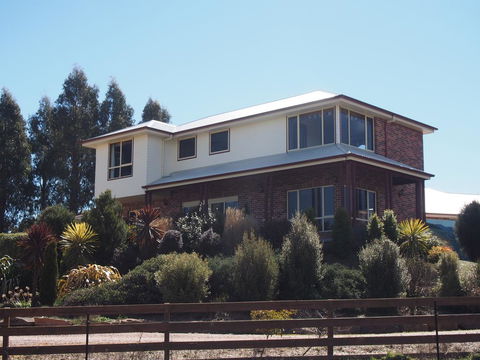 Country Meets Town - Northern Rivers Accommodation 0