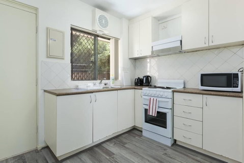 Cozy & Perfect Location Next To Perth Zoo - Northern Rivers Accommodation 1