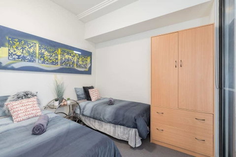 Cozy 3BR Sleep8 Apt 1min WalkTo Train Bus Shopping - Northern Rivers Accommodation 1