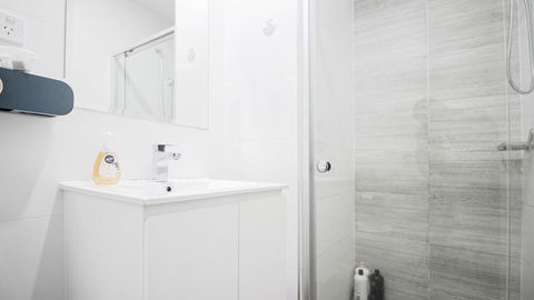 Cozy Apartments Near Burwood Train Station - Northern Rivers Accommodation 2