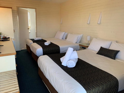 Crest Motor Inn - Northern Rivers Accommodation 2