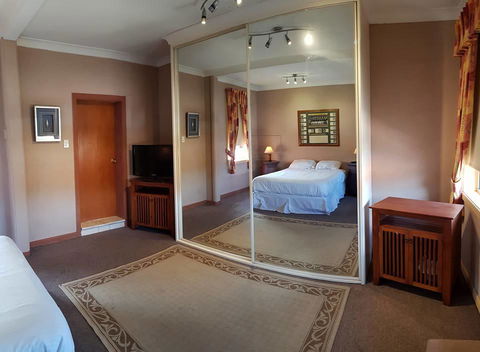 Cringila Hotel - Northern Rivers Accommodation 2