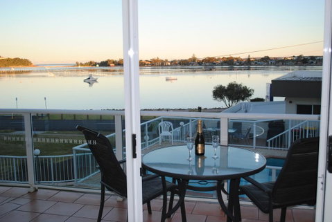 Crown Apartments - Northern Rivers Accommodation 0