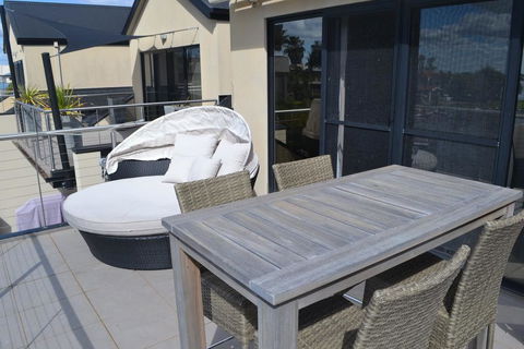 Cypress Drive Town House - Northern Rivers Accommodation 3
