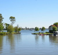 Cypress Townhouse 17 - Mulwala - Northern Rivers Accommodation