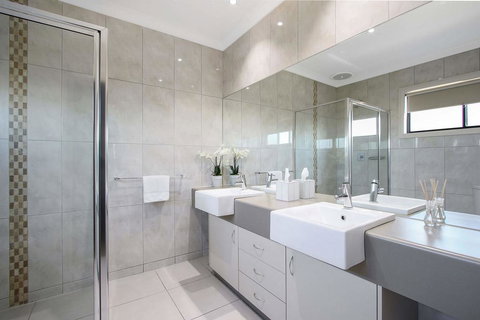 Cypress Townhouse 21 - Mulwala - Northern Rivers Accommodation 2