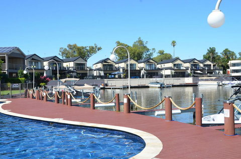 Cypress Townhouse 21 - Mulwala - Northern Rivers Accommodation 1