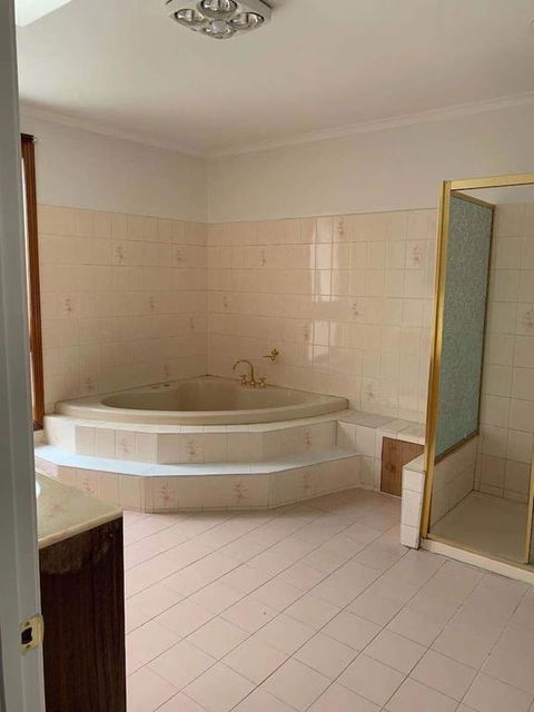 Delicate And Cozy Bedroom In Bentleigh East - Northern Rivers Accommodation 3