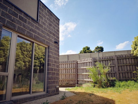 Delicate And Peaceful Bundoora Townhouse 11-R4 - Northern Rivers Accommodation 1