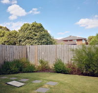 Delicate and Peaceful Bundoora Townhouse 20-R2 - Northern Rivers Accommodation
