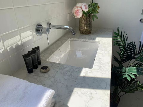 Delicate And Peaceful Bundoora Townhouse 7-R1 - Northern Rivers Accommodation 2