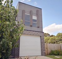 Delicate and Peaceful Bundoora Townhouse 7-R4 - Northern Rivers Accommodation