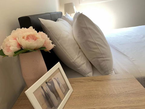 Delightful Bedroom In Bentleigh East - Northern Rivers Accommodation 0