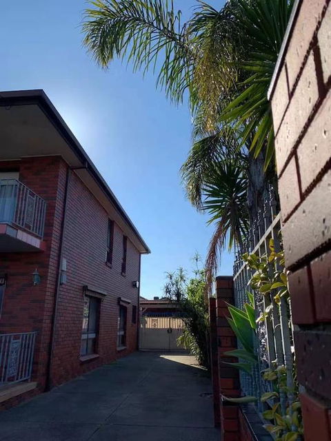 Delightful Bedroom In Bentleigh East - Northern Rivers Accommodation 3