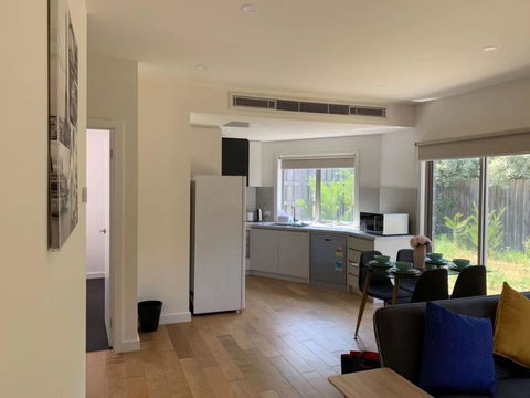 Delightful Bedroom In Bentleigh East - Northern Rivers Accommodation 1