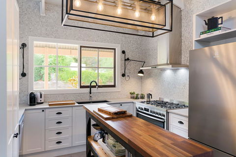 Designer Town Villa - Northern Rivers Accommodation 1