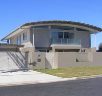 Dew on Lakeview Street - Northern Rivers Accommodation