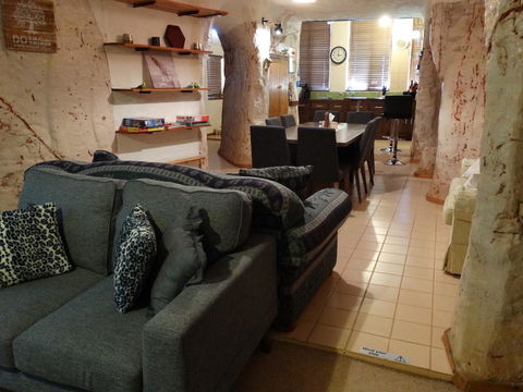 Dinky Di's Dugout - Northern Rivers Accommodation 0