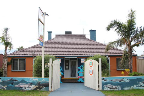 Dolphin Retreat Bunbury YHA - Northern Rivers Accommodation 0