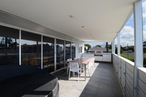 Dream Catcher Beach House - Shellharbour - Northern Rivers Accommodation 1
