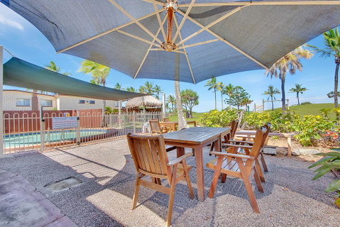 Driftwood On The Beach - Northern Rivers Accommodation 3
