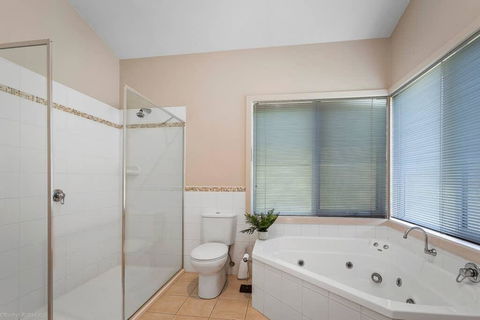 DRIFTWOOD VILLA - Free Wifi, Walk To Beach - Northern Rivers Accommodation 2