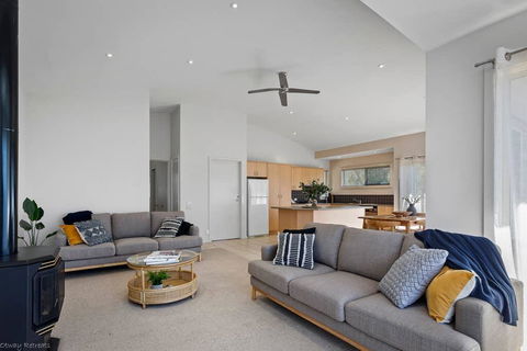 DRIFTWOOD VILLA - Free Wifi, Walk To Beach - Northern Rivers Accommodation 1