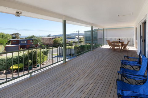 DROMANA BAY VIEWS - DROMANA - Northern Rivers Accommodation 0