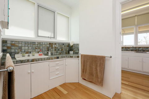 DROMANA BEACH SHACK... - Northern Rivers Accommodation 2