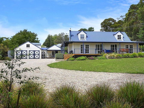 Duncraig House - Open Fireplace, Spa, Pet Friendly - Northern Rivers Accommodation 0
