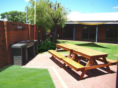Dunsborough Inn Backpackers - Northern Rivers Accommodation 0