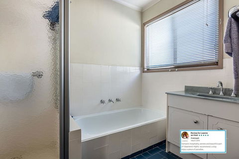Eagle Bay Cottage - Northern Rivers Accommodation 2