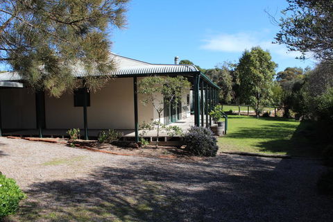 East Street Retreat - Northern Rivers Accommodation 0