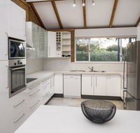 EeBee House - Beautiful Family Home with Stunning Eagle Bay Views - Northern Rivers Accommodation