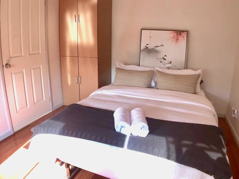 Elegant Glen House 4B5B ParkFront - Northern Rivers Accommodation 3