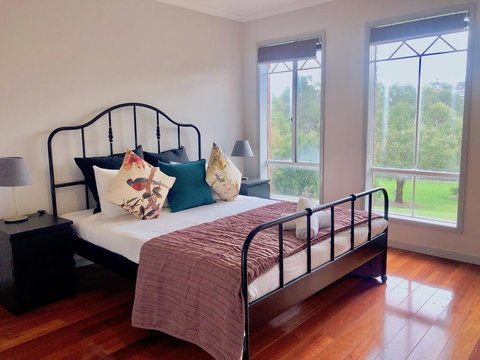 Elegant Glen House 4B5B ParkFront - Northern Rivers Accommodation 1