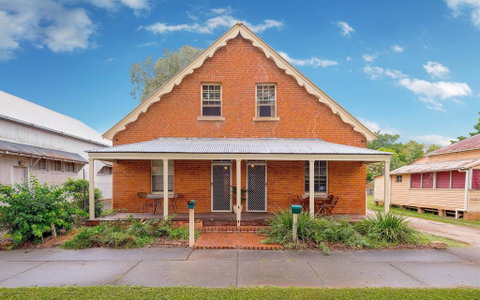 Eliza 1875 Red Brick Duplex Townhouse - Northern Rivers Accommodation 0