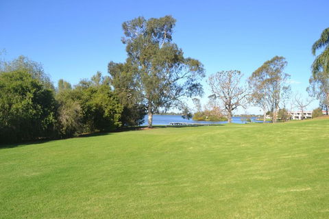 ELSINOR Townhouse 10 Mulwala - Northern Rivers Accommodation 2