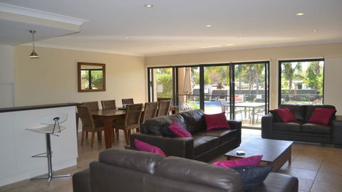 ELSINOR Townhouse 7 Mulwala - Northern Rivers Accommodation 1