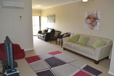 ELSINOR Townhouse 8 Mulwala - Northern Rivers Accommodation 3