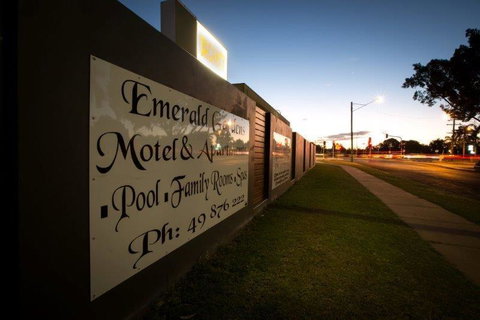 Emerald Gardens Motel & Apartments - Northern Rivers Accommodation 0