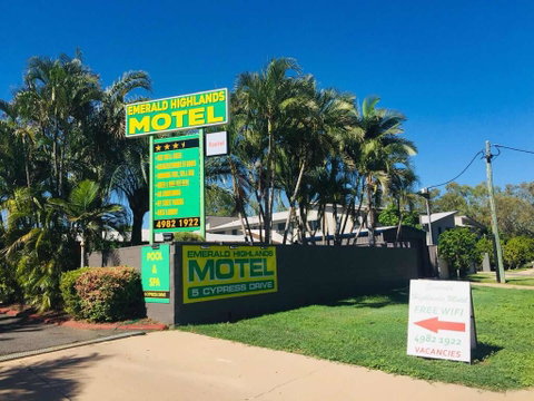 Emerald Highlands Motel - Northern Rivers Accommodation 0