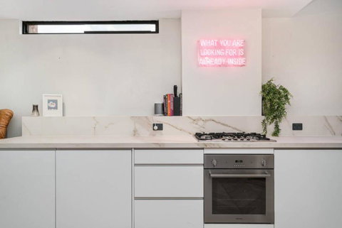 Enjoy Cafe Culture From Chic Warehouse Conversion - Northern Rivers Accommodation 2