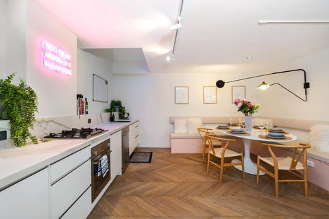 Enjoy Cafe Culture From Chic Warehouse Conversion - Northern Rivers Accommodation 0