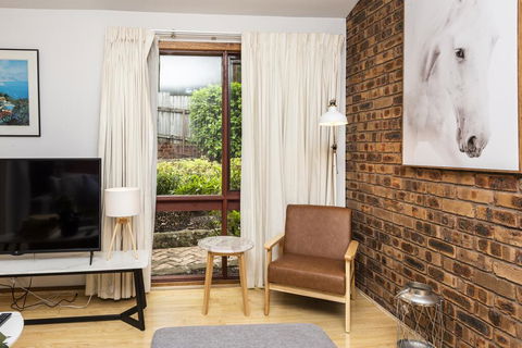 Epping 3BR 3BA Fast Wifi Easy Parking House - Northern Rivers Accommodation 1